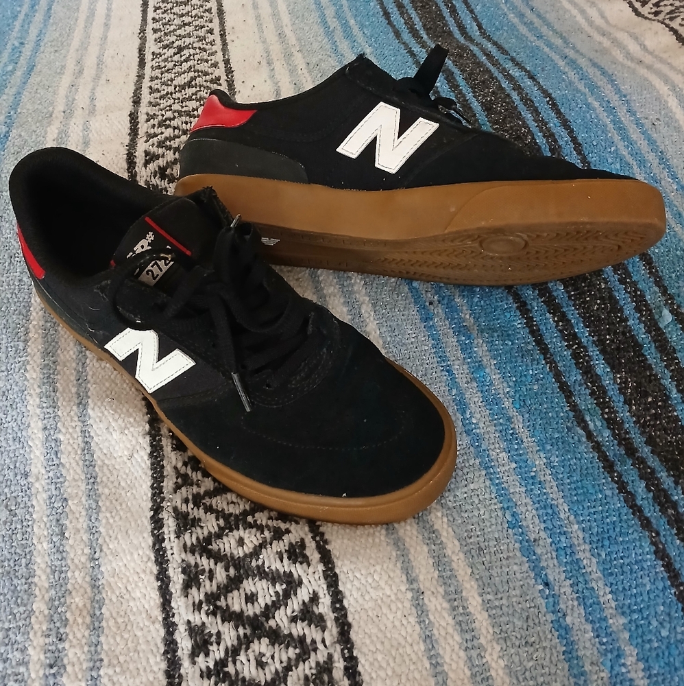 New Balance Men's Black and Red Sneakers